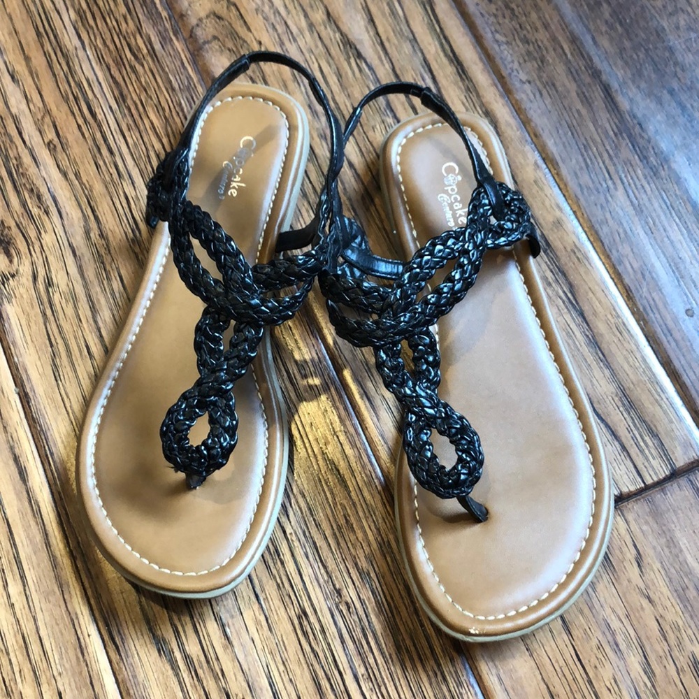 Cupcake Couture Girls size 3 Black Sandals
